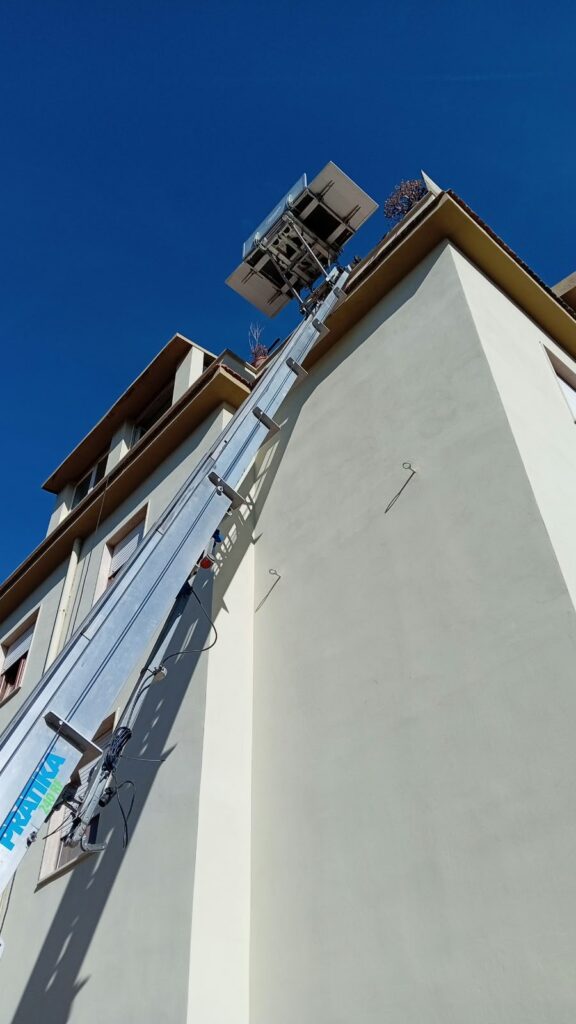 Autoscala per traslochi Melis e C Service Sassari