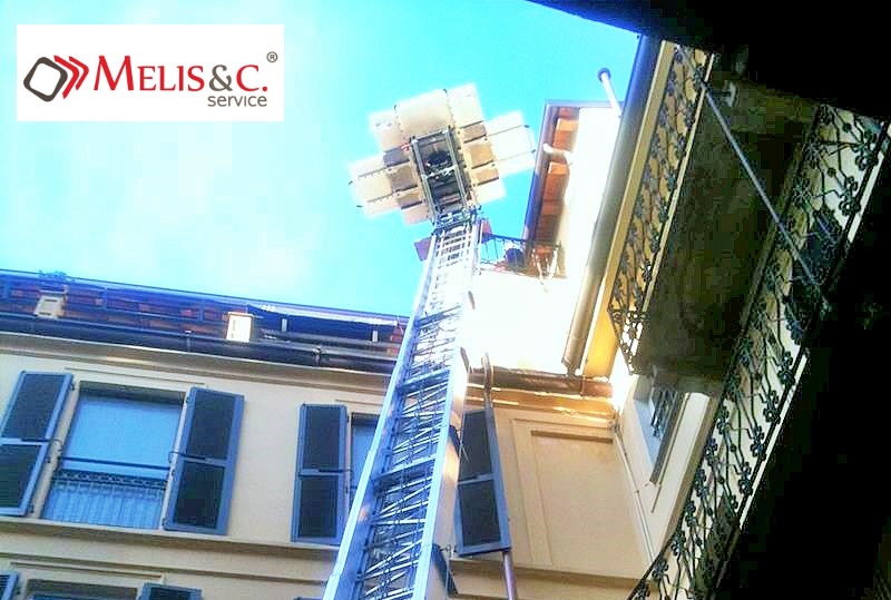 Autoscala per traslochi Melis e C Service Sassari